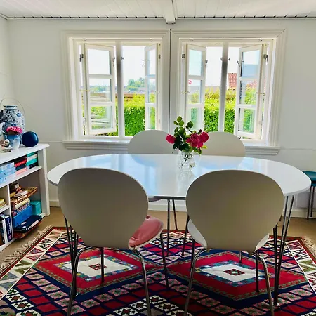 Summer Idyll In Charming Karrebaeksminde! Semesterbostad