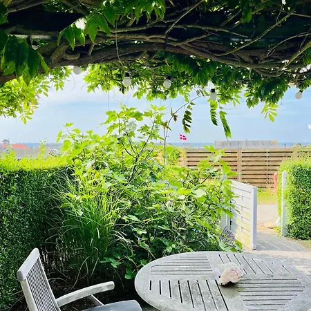 Semesterbostad Summer Idyll In Charming Karrebaeksminde! *